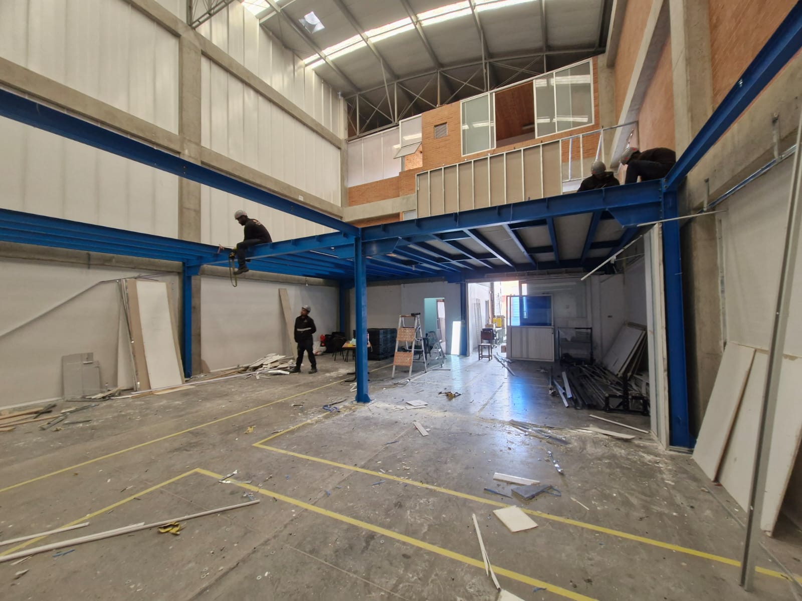 Estructura metálica para almacenamiento industrial